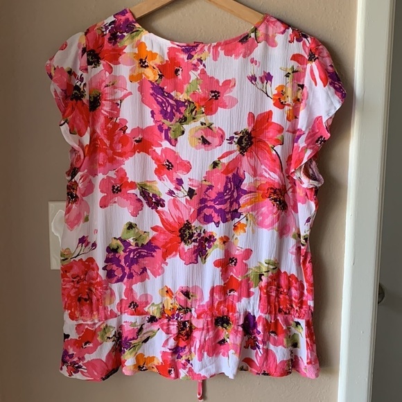 VINCE CAMUTO Floral Ruffle Sleeve Button Down Blouse - Picture 8 of 8